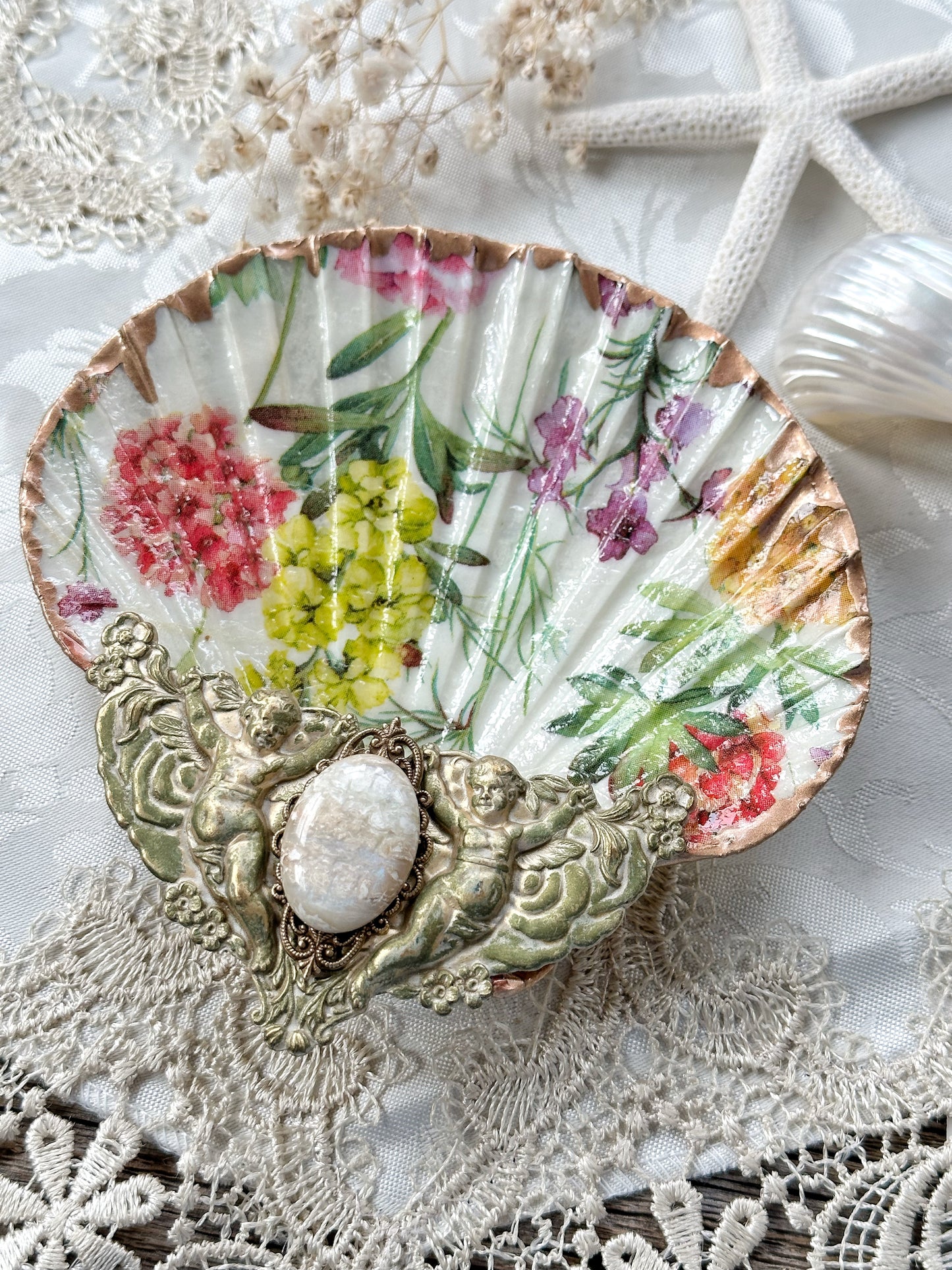 Angels in the Garden Shell Dish